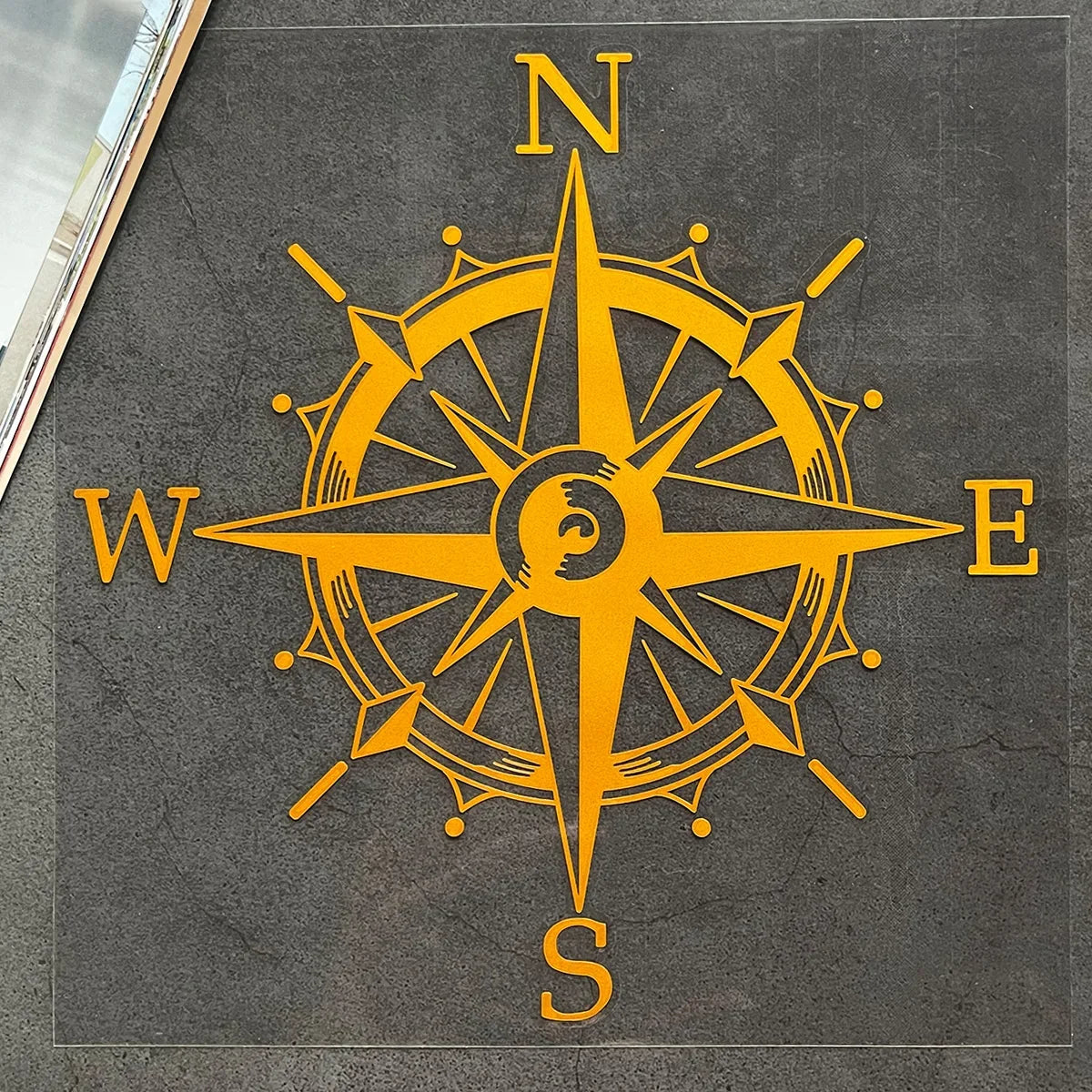 Reflektierende "Kompassrose" -Dahnen