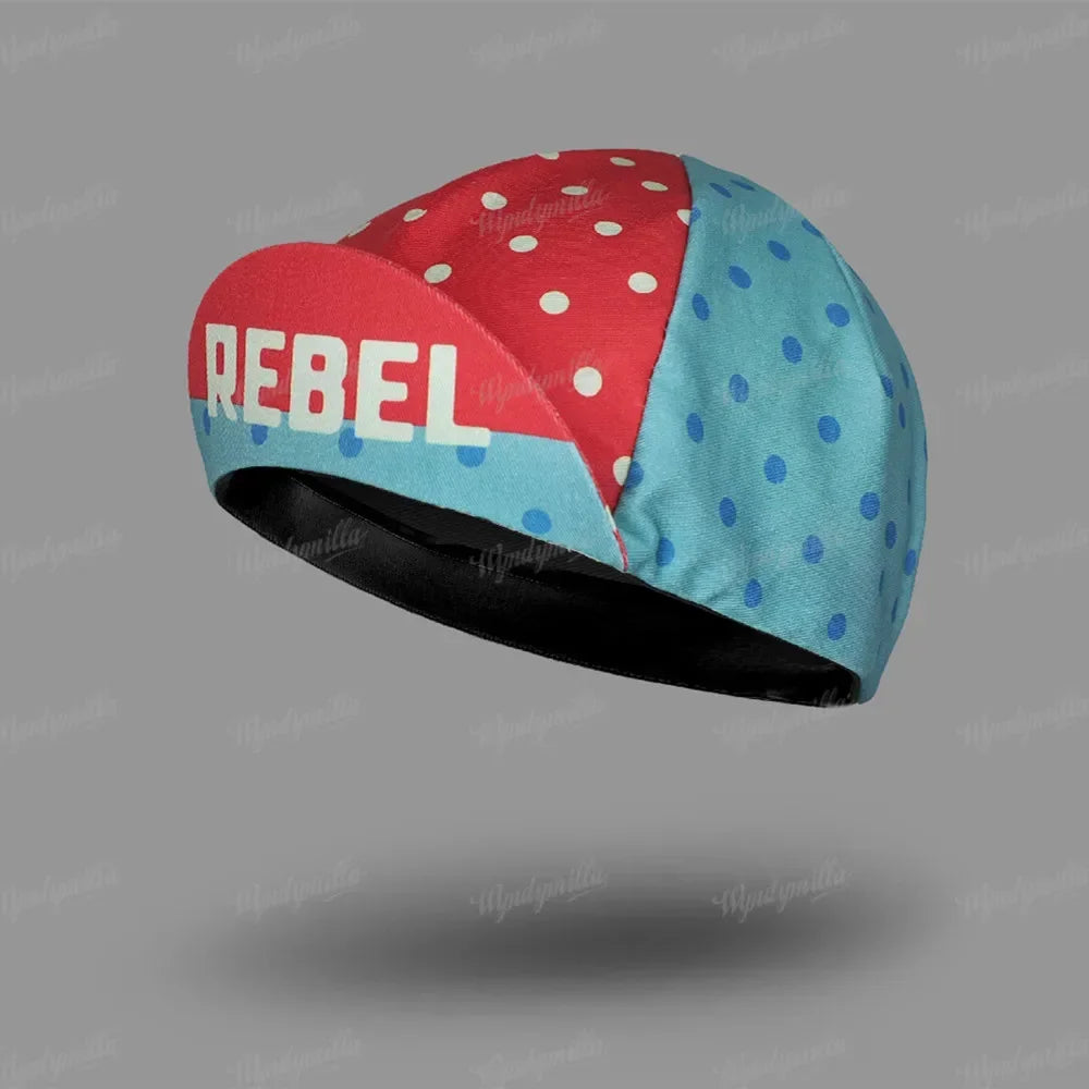 Ciclista con maschera a pieno facciale punk 