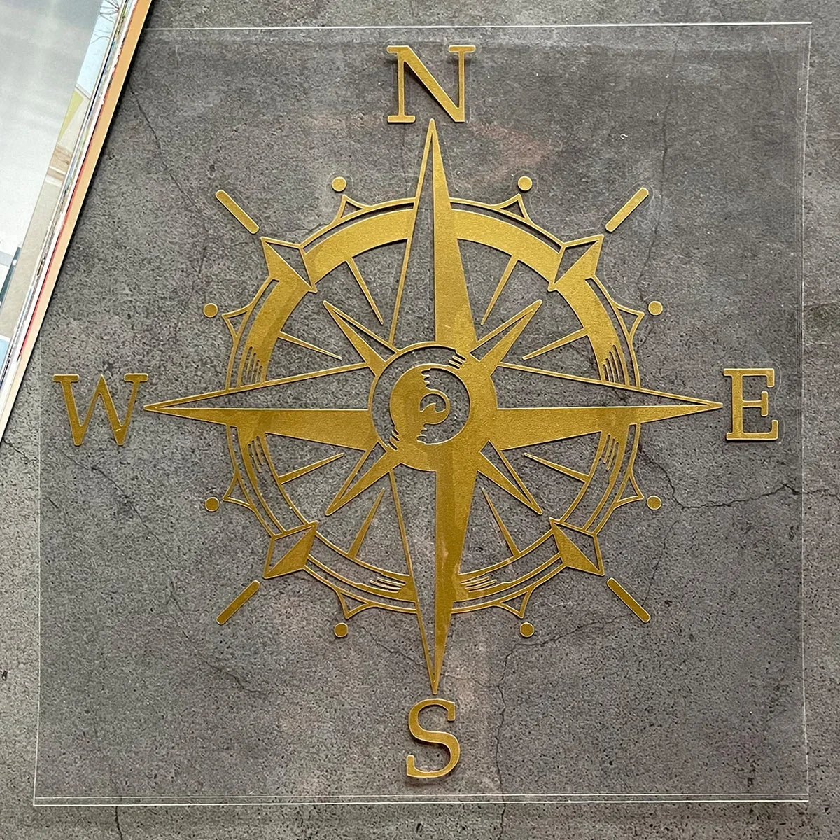 Reflektierende "Kompassrose" -Dahnen