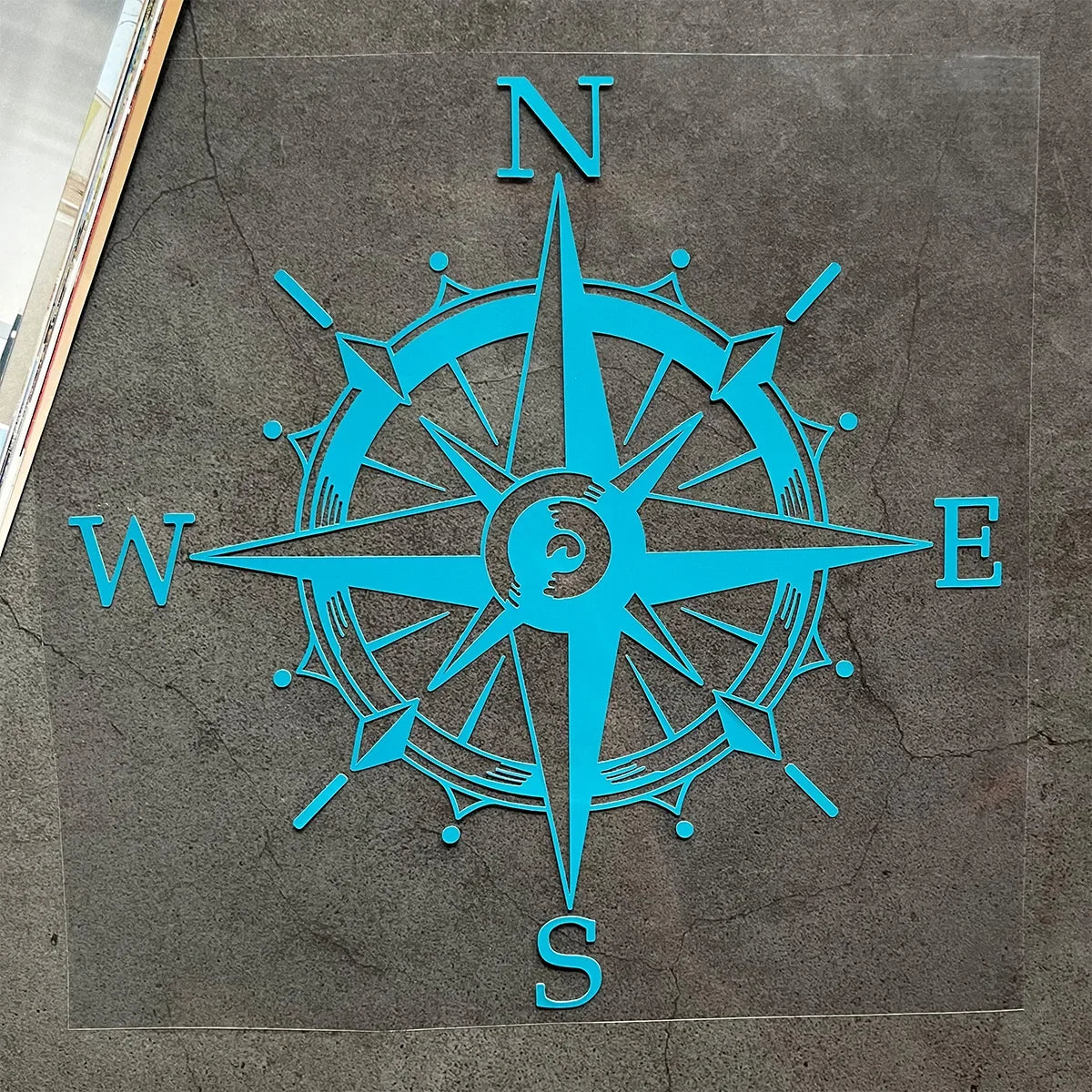 Reflektierende "Kompassrose" -Dahnen