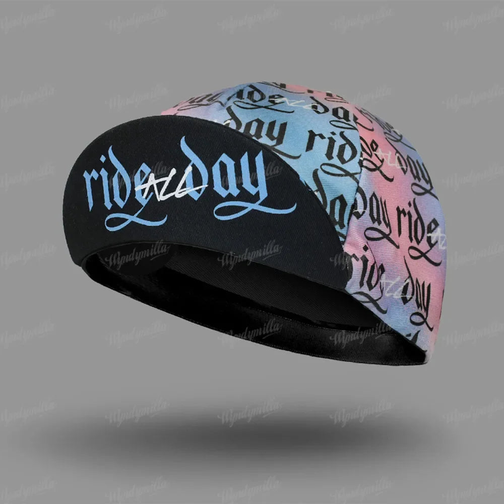 Ciclista con maschera a pieno facciale punk 