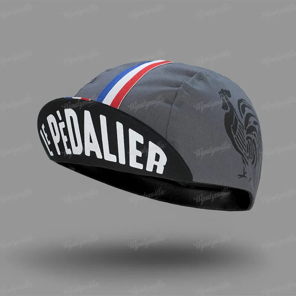 Ciclista con maschera a pieno facciale punk 