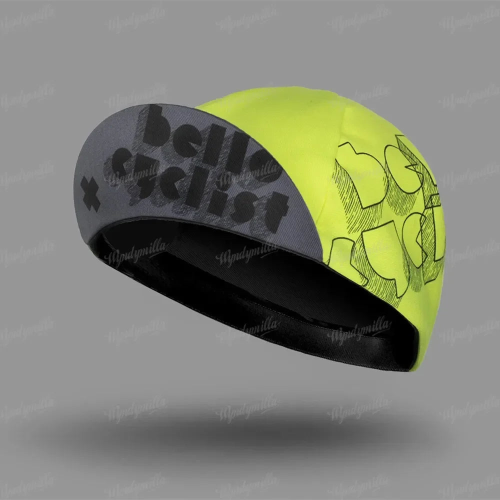 Ciclista con maschera a pieno facciale punk 