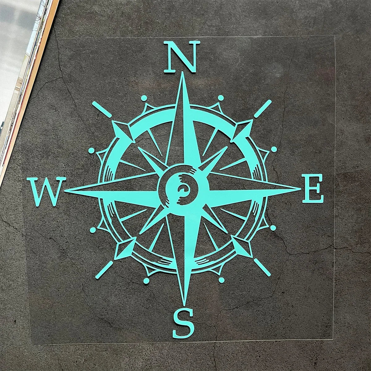 Reflektierende "Kompassrose" -Dahnen